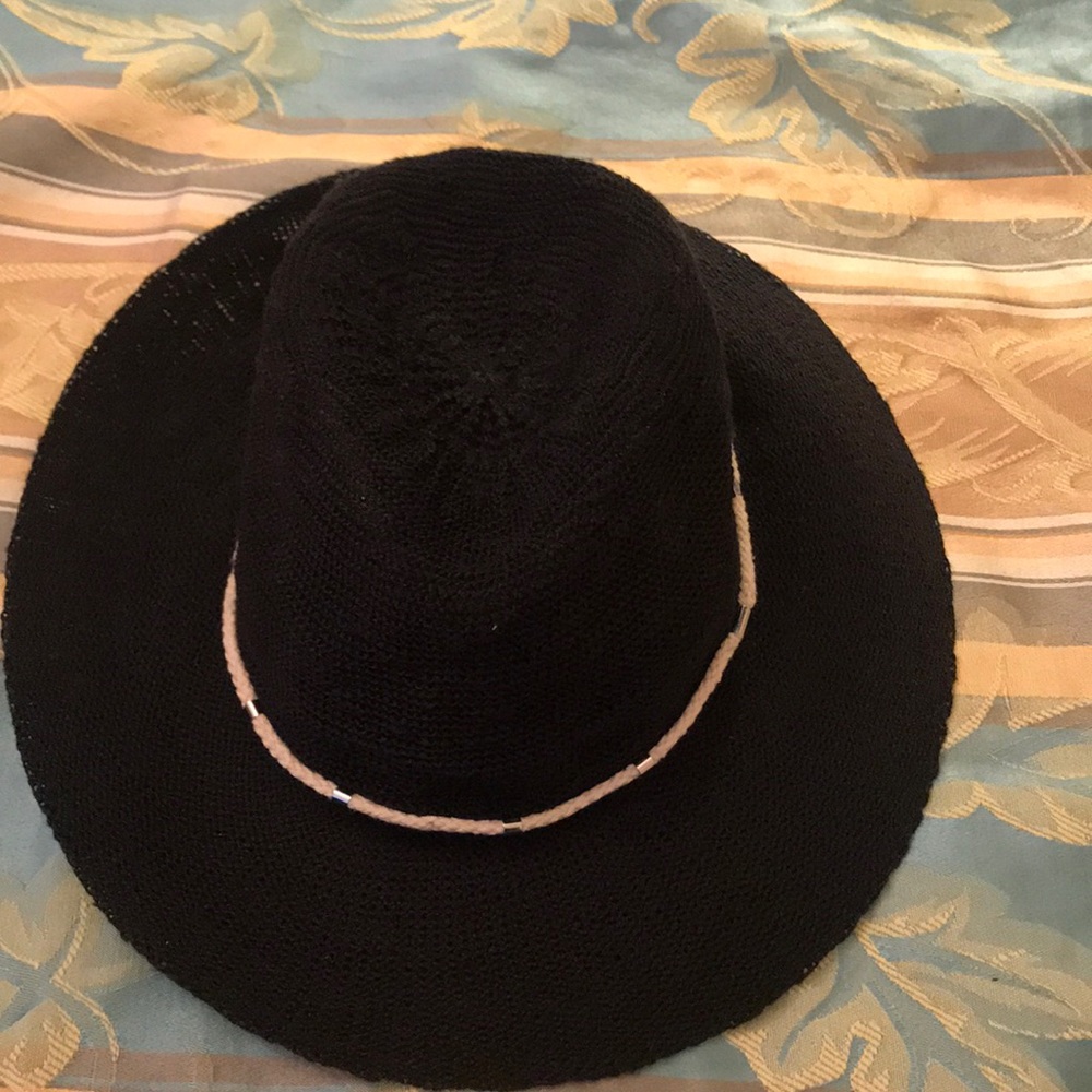 BLACK VINCE CAMUTO HAT